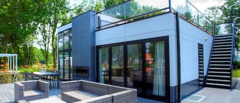 House | Outdoor dining