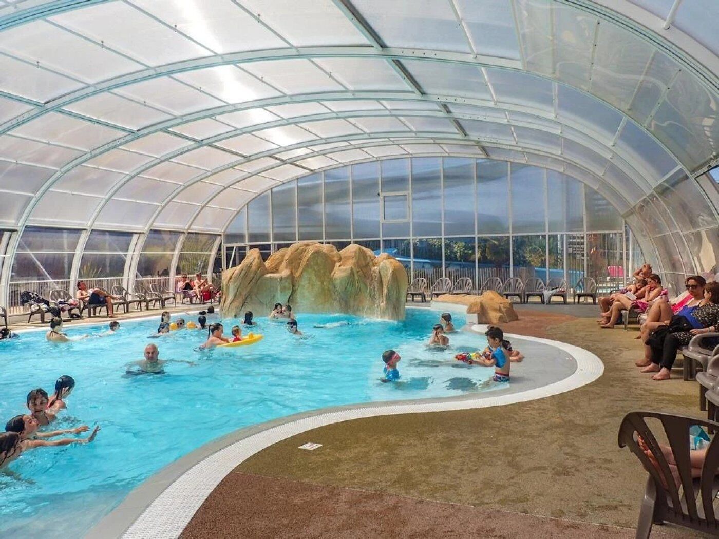 Piscine couverte, piscine chauffée