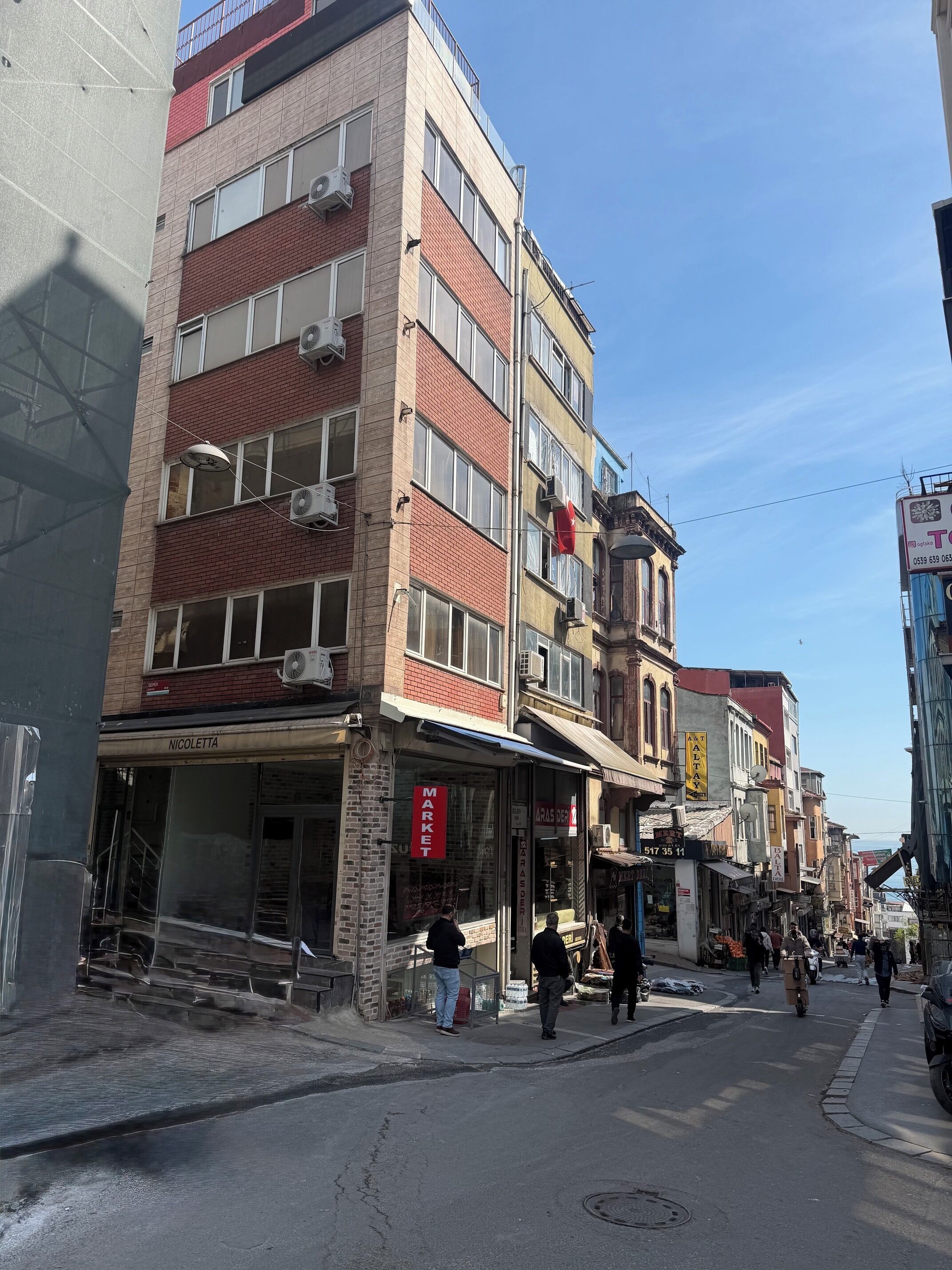 Deluxe-Dreibettzimmer, Stadtblick | Verschiedenes