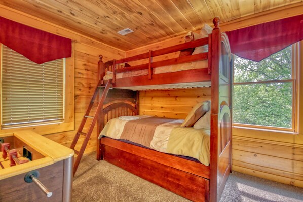 Ferienhütte, Mehrere Betten (A Splash Country #2445) | 2 Schlafzimmer
