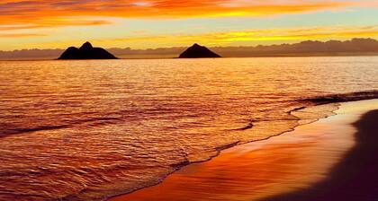 Lanikai Loop 3-bedroom 2-bath house, with lovely yard, a quiet relaxing getaway.