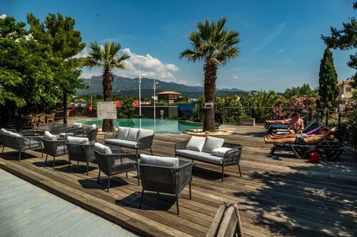Chalet 2 étoiles - Piscine  - ccbgcgc