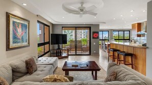 Living area - Kaanapali Alii-2 Bedroom Partial Ocean Views (Lahaina)