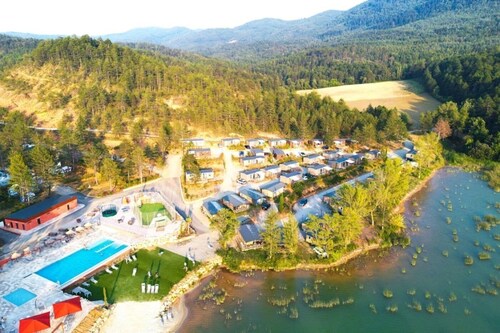 Camping 4 étoiles - Piscine  - ccbgccg