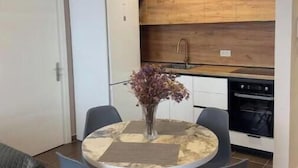 Dining - Luxury Stay in Krujë Center (Qarku i Durrësit)