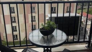 Outdoor dining - Luxury Stay in Krujë Center (Qarku i Durrësit)