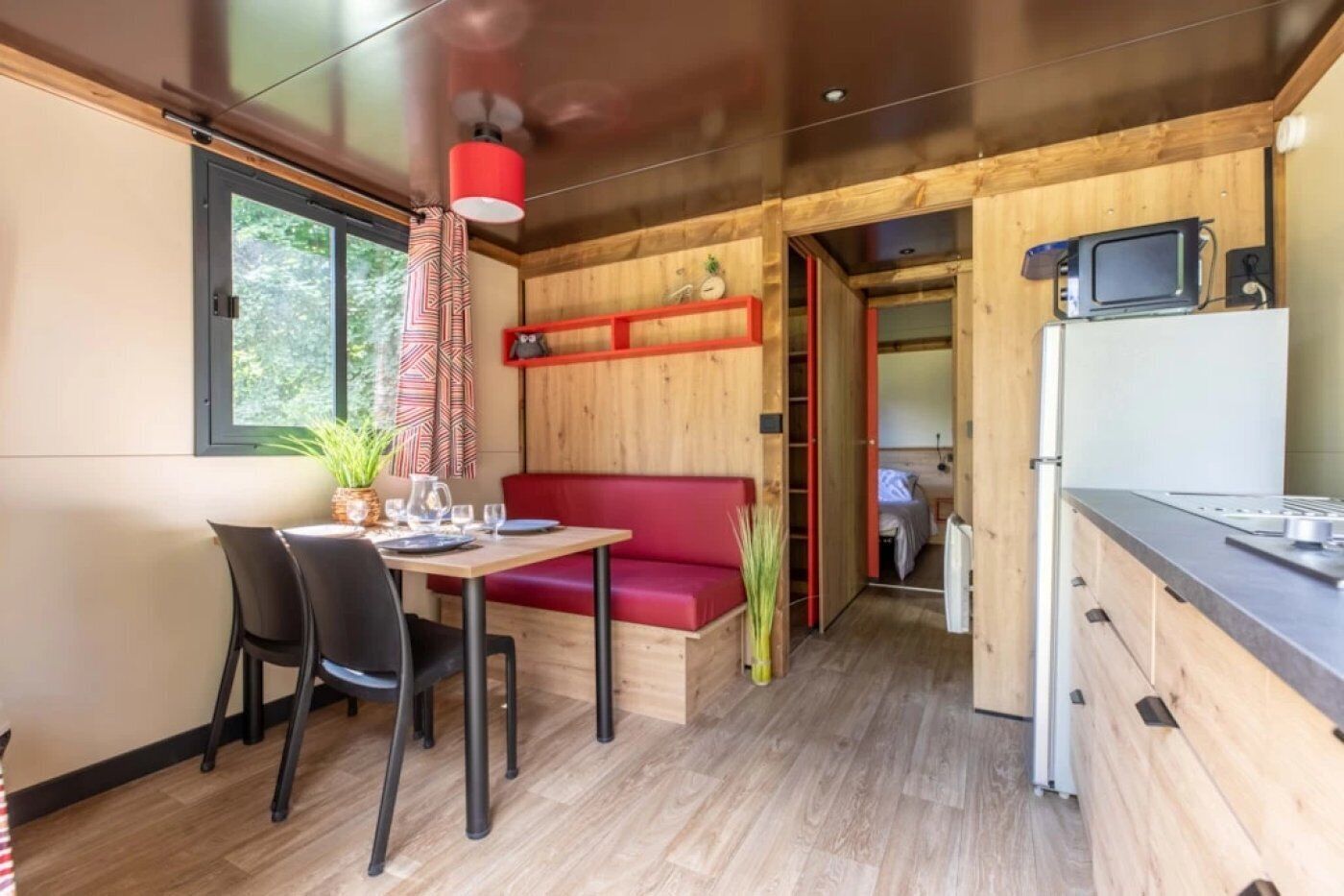 Fridge, microwave, stovetop