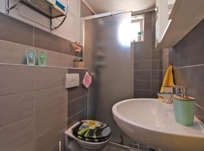 Bathroom - apartment with terrace (Krnica)