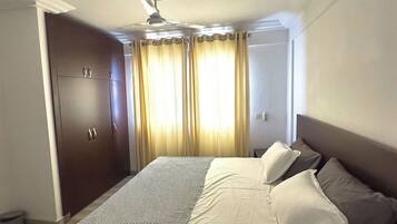 2 chambres, fer et planche à repasser, Wi-Fi, literie fournie