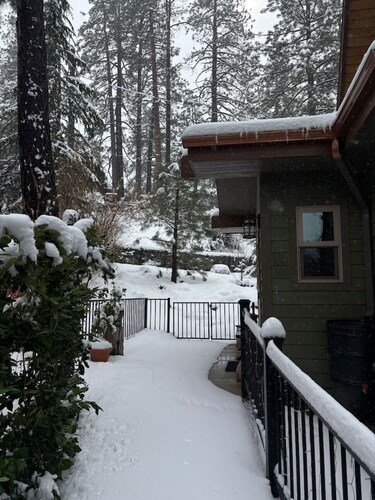 Cloud 9 Cozy A-Frame | Wrightwood Escape