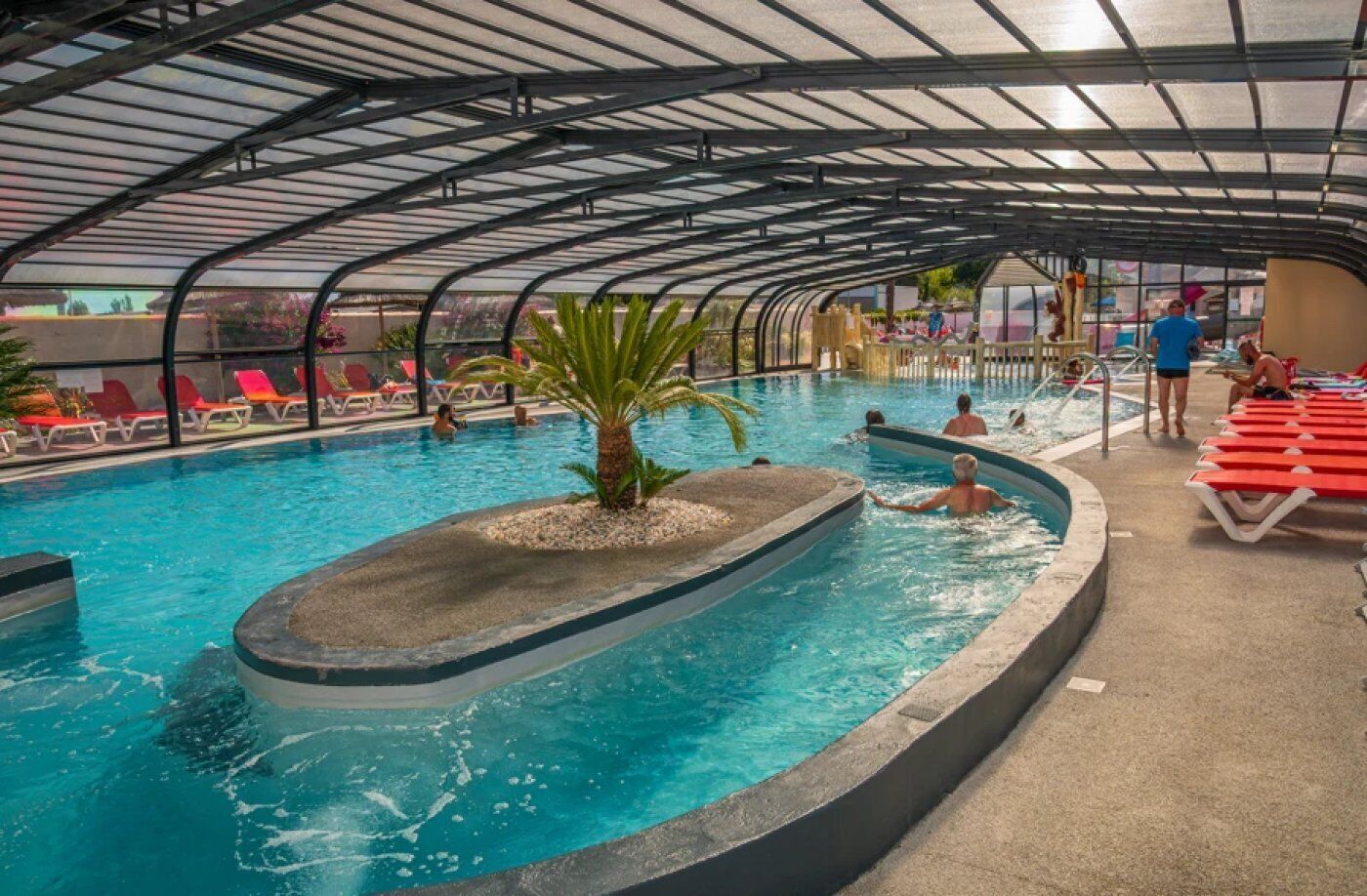 Indendørs pool