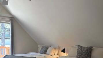 Escrivaninha, Wi-Fi, roupa de cama