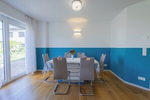 Dining - Casa Blanca Residence Magdeburg - Charming 4-bedroom house for your stay (Magdeburg)