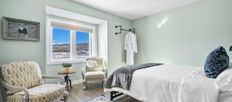 HIghwood River Queen Boutique Room