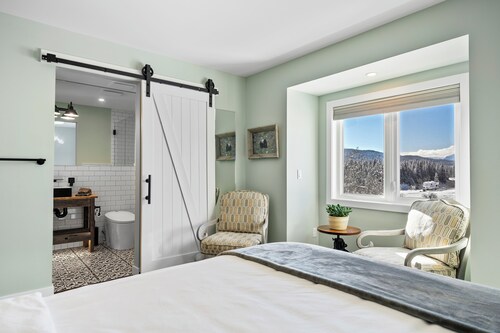 HIghwood River Queen Boutique Room