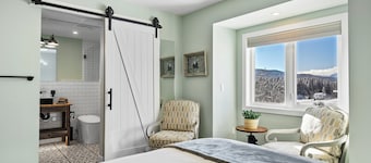HIghwood River Queen Boutique Room