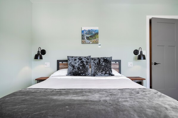 Desk, free WiFi, bed sheets