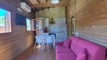 Hytte – comfort, bakgårdsutsikt | Oppholdsområde