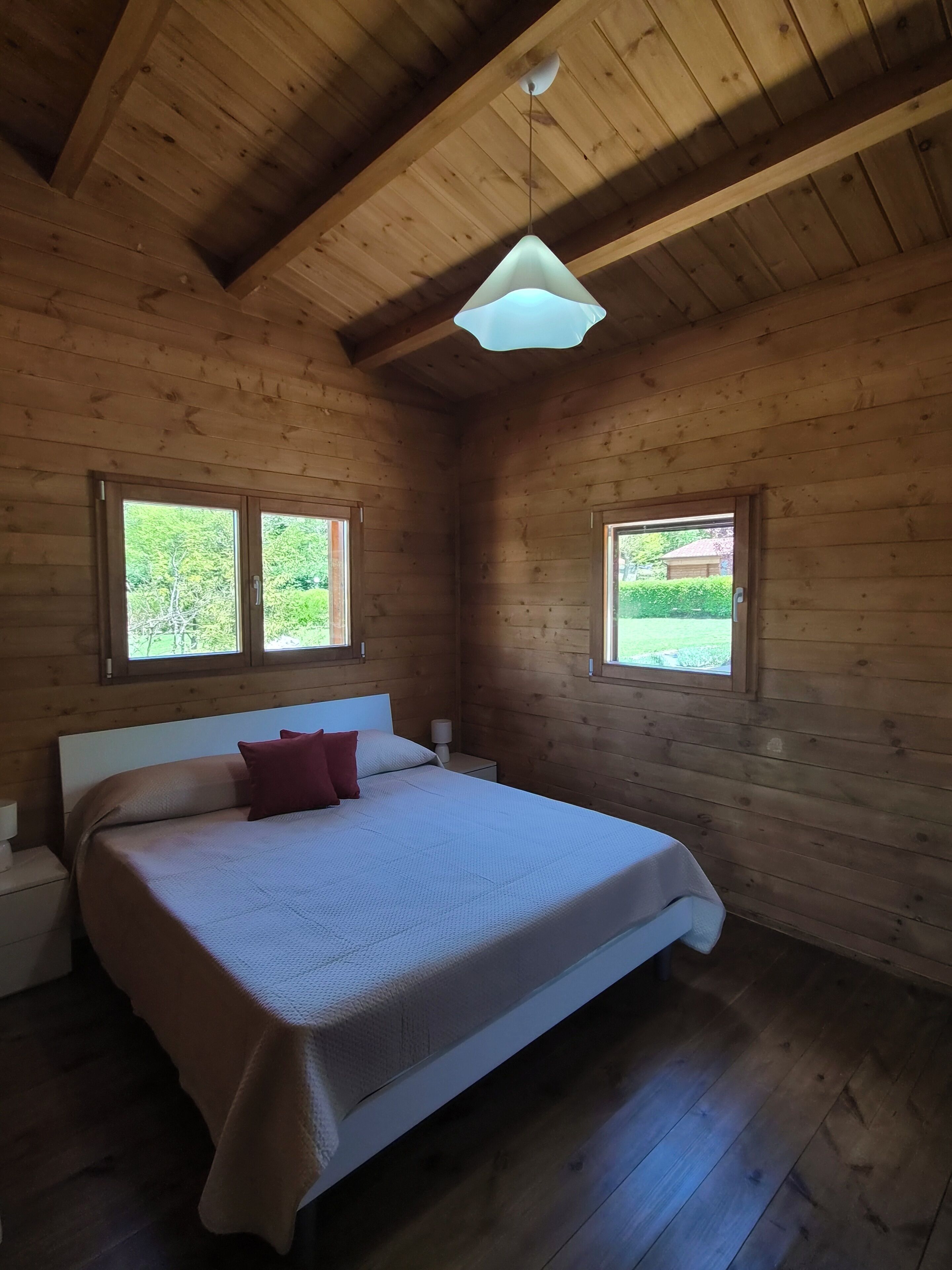 Cabane Confort, vue cour intérieure | Wi-Fi gratuit