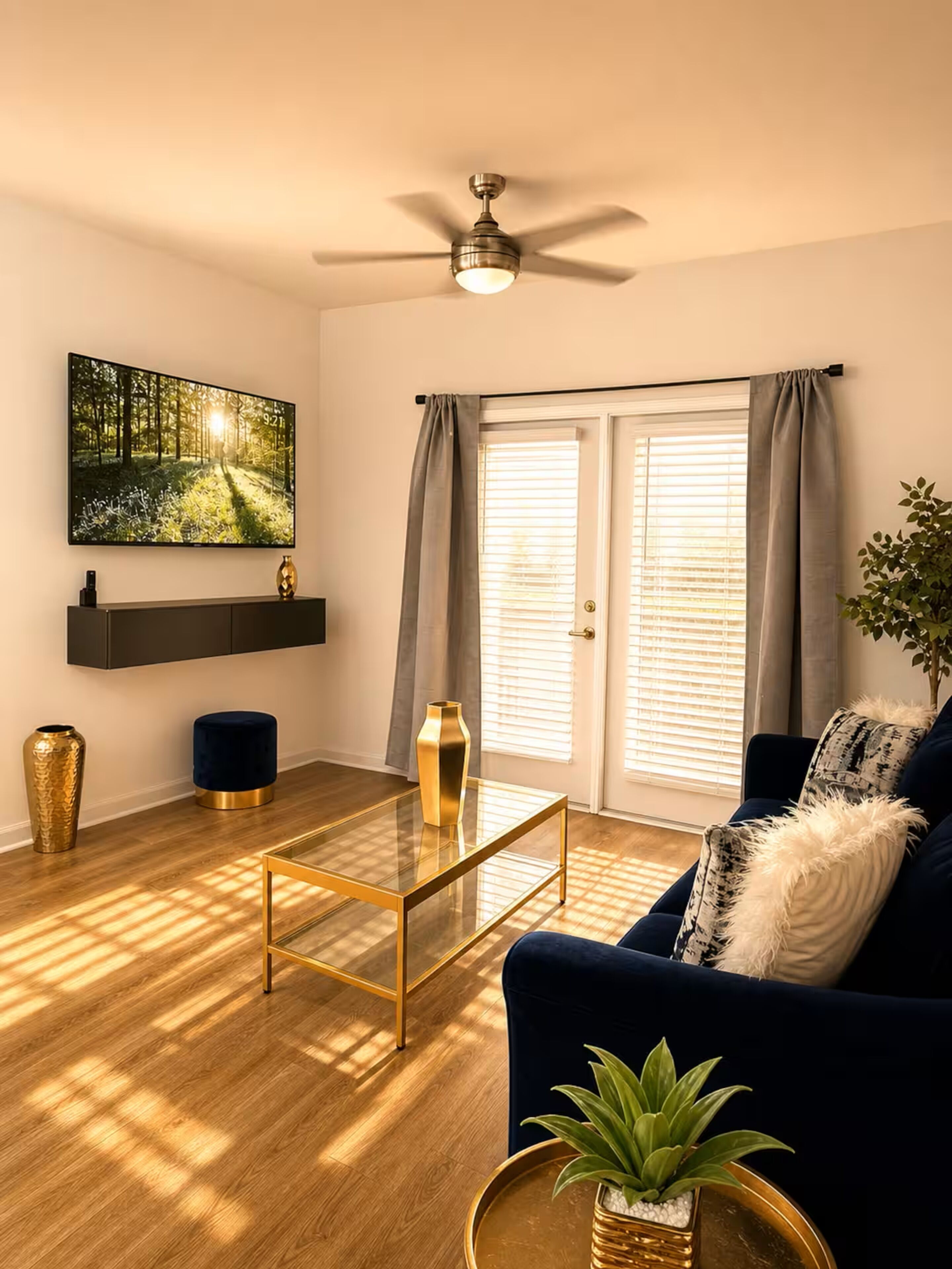 King Bed Suite, 8 Min Airport, Fast Wifi & Gym - Jacksonville, FL
