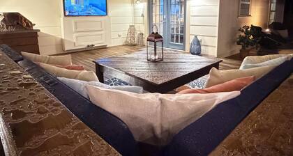 Retreat with spa and amazing outdoor space. 5 miles to downtown Chattanooga