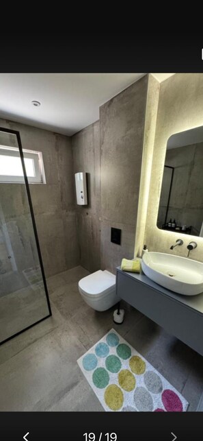 Bathroom - Riverside Luxury 3-bedroom apartment in beautiful Štip (Štip)