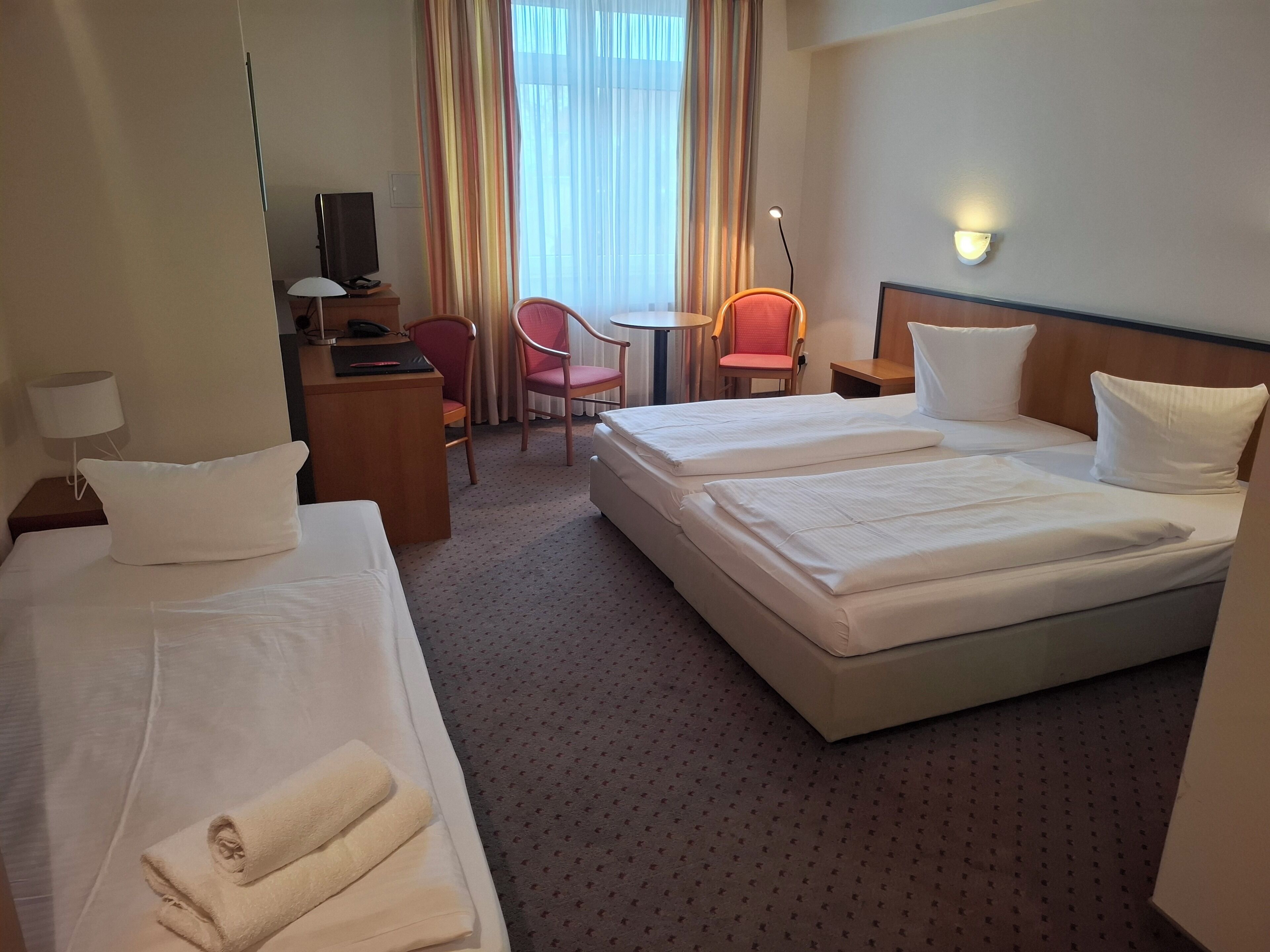 Comfort Triple Room | Desk, laptop workspace, iron/ironing board, free WiFi