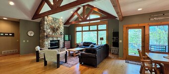 Private Lakefront Retreat | Dock|Beach|Sunroom