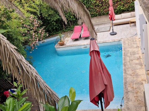 Spacious villa with pool in the heart of Montpellier (proche de la mer, near sea)