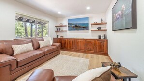 TV, fireplace - 3BR / 3BA McKinney Creek Cabin!  EV Charger! (Tahoma)
