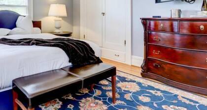 Portland's White House Bed & Breakfast -- The Jack & Jackie Room