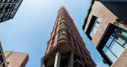 Gorgeous 2-bedroom apartment in delightful Vancouver near FIFA & Canada Place