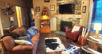 Cooper Cabin | Montana Charm in the Heart of Town
