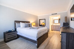 Iron/ironing board, WiFi, bed sheets - Quaint Charlotte StudioAPT withA/C 24hrGym 7Mins toHospitals&DowntownFreeParking (Charlotte)