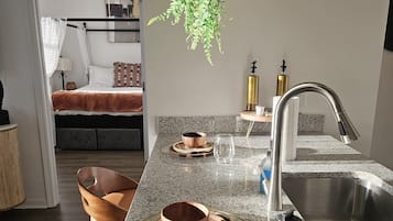 1 bedroom, in-room safe, iron/ironing board, WiFi