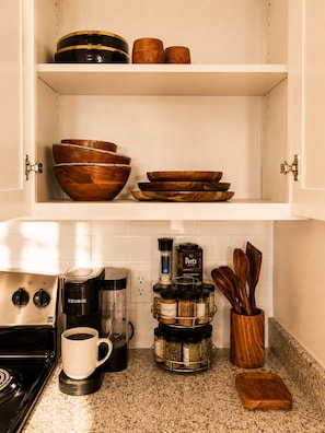Coffee/tea maker, fridge, microwave, oven