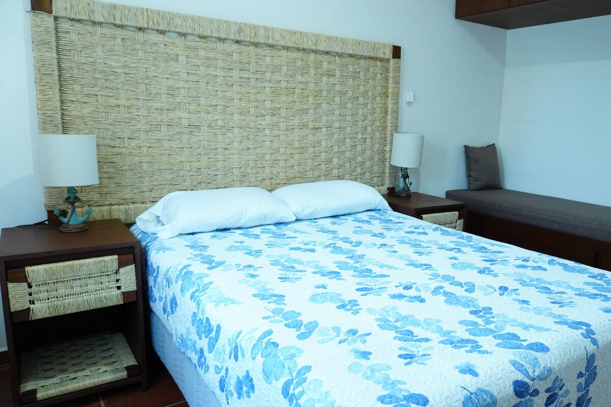 Family Apartment | Egyptian cotton sheets, premium bedding, pillowtop beds, desk