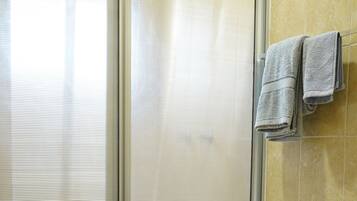 Economy Apartment | Bathroom | Towels