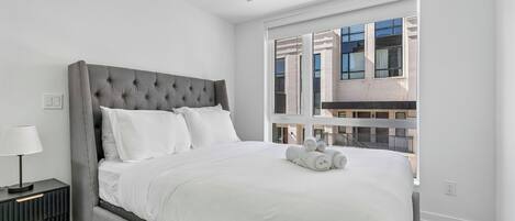 2 bedrooms, internet, bed sheets