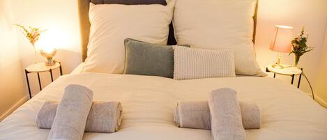 2 bedrooms, WiFi, bed sheets