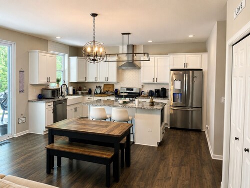 Modern Woodland Retreat - SPECIAL RATES JUNE 26 - JULY 5!