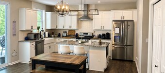Modern Woodland Retreat - SPECIAL RATES JUNE 26 - JULY 5!