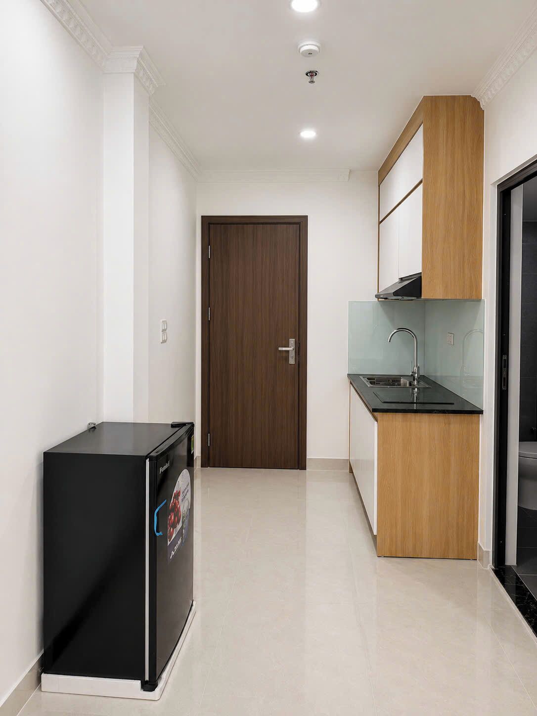 Premium Suite, Balcony, River View | In-room dining