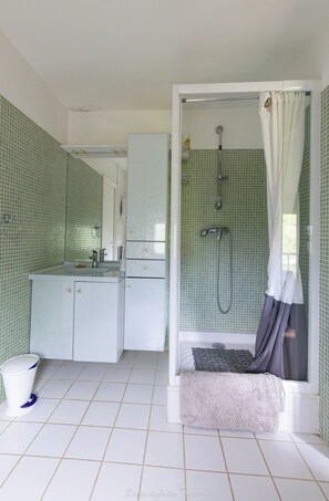 Bathroom - Vrbo Property (La Chapelle-en-Vercors)