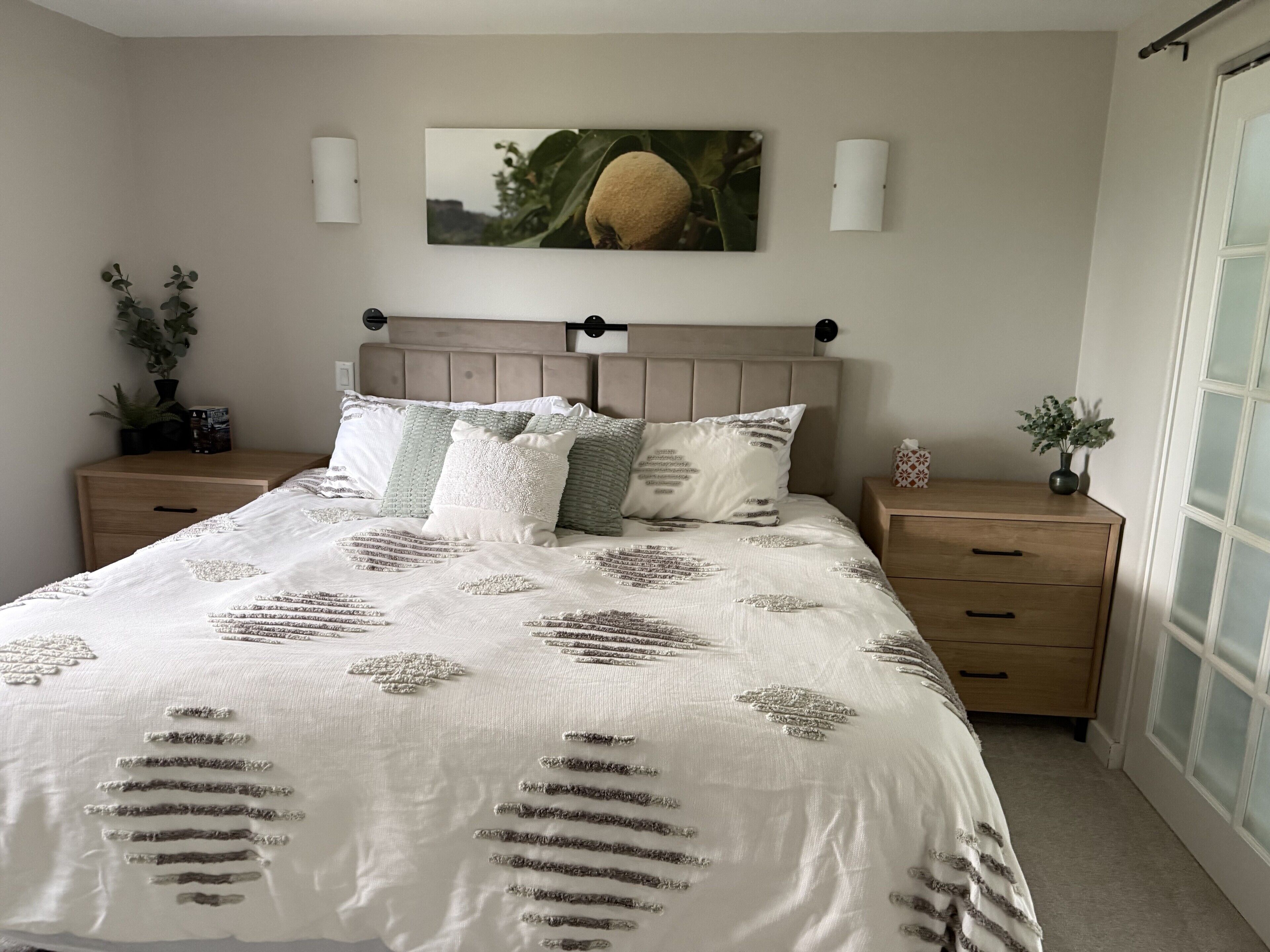 2 bedrooms, iron/ironing board, bed sheets