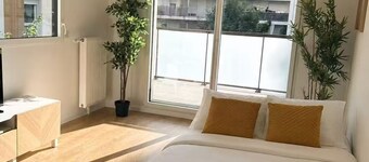 Brand New Family Apartment, Terrace & Parking, 15 min from Disneyland