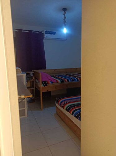 AIRPORT HOSTEL, 6.2 KM AIRPORT, 8.2 KM CONSULATE, 11 KM CENTRAL BUS STATION