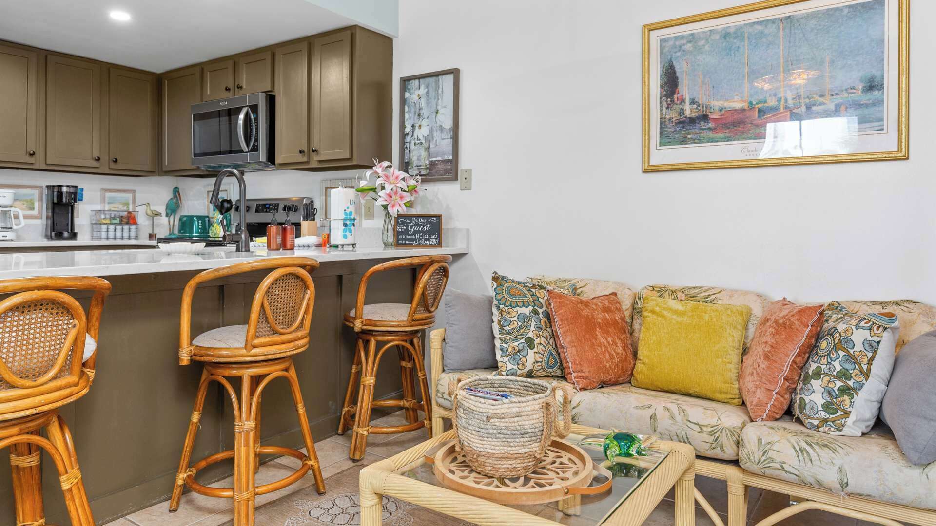 Apartment, Mehrere Betten, Poolzugang, Meerblick (Lei Lani Village 214) | Innenbereich