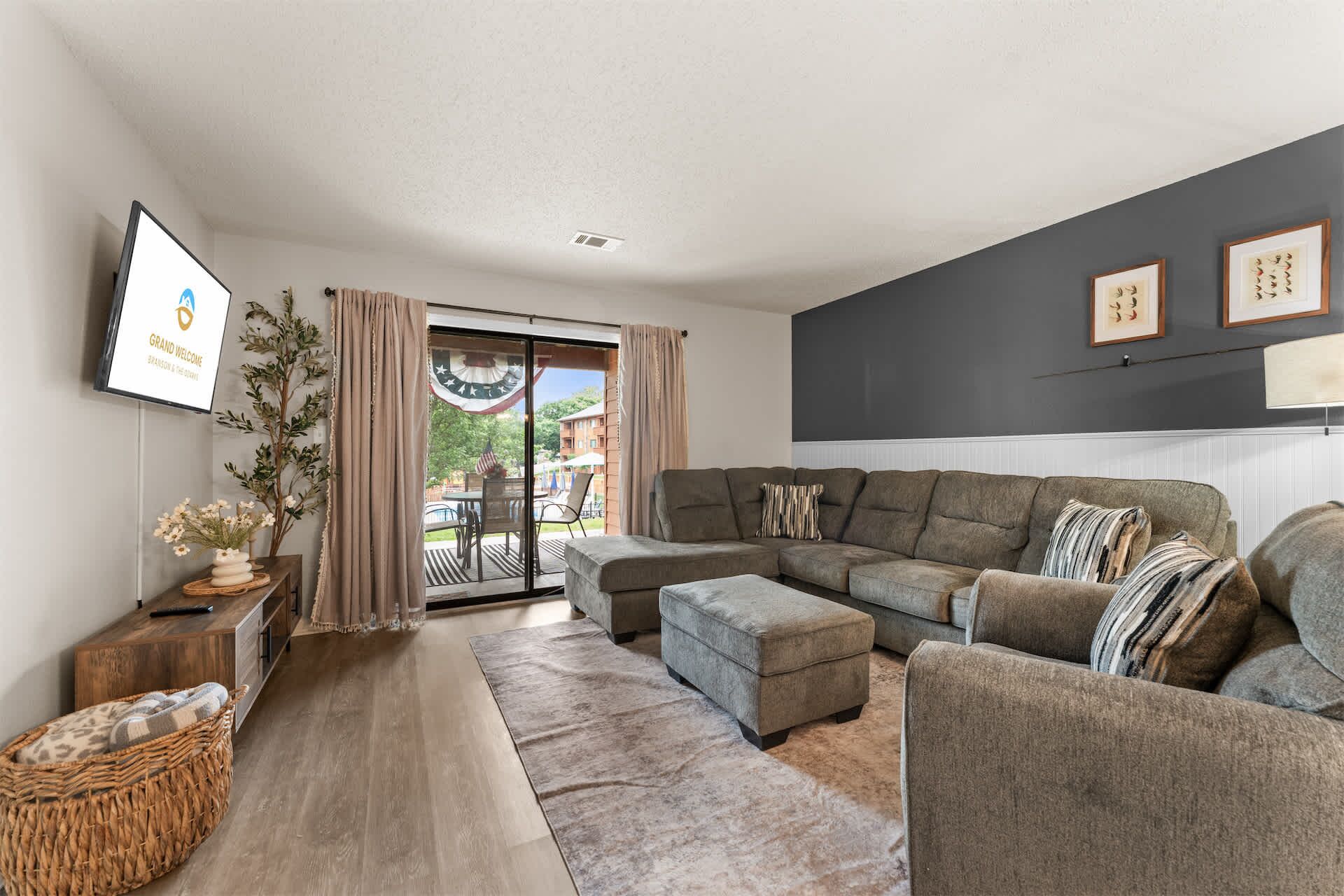 Condo, Multiple Beds, Pool View (Poolside at The Pointe) | Living area