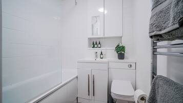 Apartment, Private Bathroom, Canal View | Bathroom | Free toiletries, soap, shampoo, toilet paper